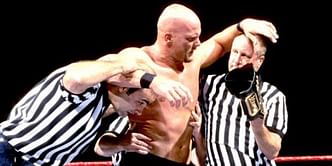 5 WWE सुपरस्टार्स जिन्हें अपने करियर के मुख्य दौर में गंभीर चोट लगी