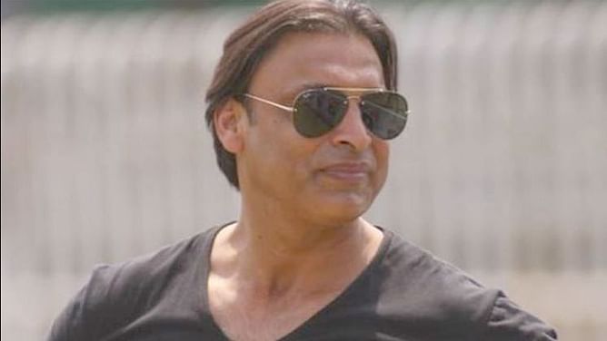 Hindi Cricket News - शोएब अख्तर ने भारत और पाकिस्तान सीरीज के बारे में सुनील गावस्कर के बयान पर दिया जवाब