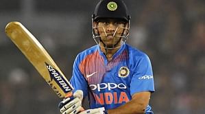 Hindi Cricket News - हरभजन सिंह ने महेंद्र सिंह धोनी को टी20 वर्ल्ड कप के लिए टीम में चुनने की सलाह दी