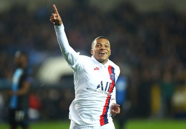 10 fastest football players in the world