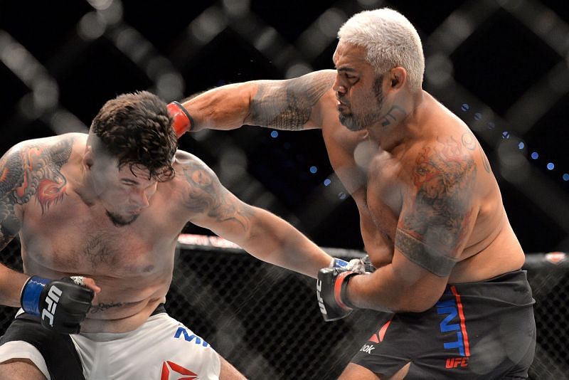 Mark Hunt unleashed another classic walk-off KO against Frank Mir in 2016