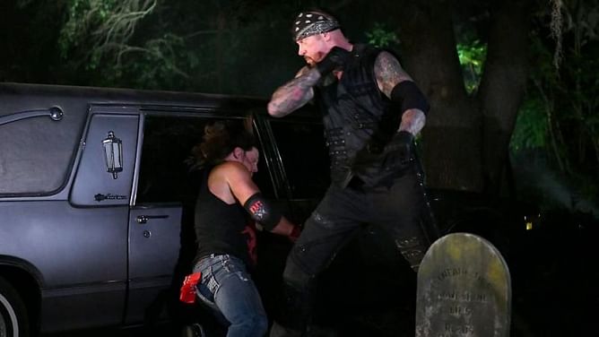 WWE इतिहास में पहली बार खाली एरीना में हुआ WrestleMania, सुपरस्टार्स ने दी प्रतिक्रियाएं
