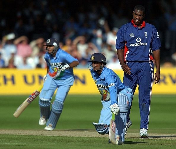 Yuvraj Singh and Kaif in action during the chase