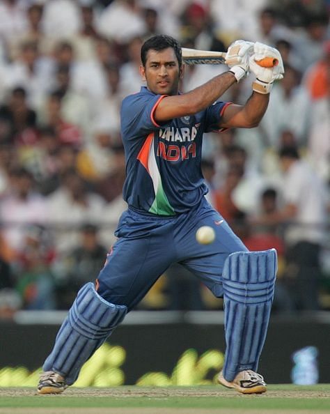 भारत ने ऑस्ट्रेलिया को 99 रनों से हराया था, धोनी को उनकी शतकीय पारी के लिए प्लेयर ऑफ द मैच चुना गया था