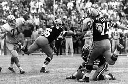 Ex-NFL kicker, Saints hero Tom Dempsey dies at 73