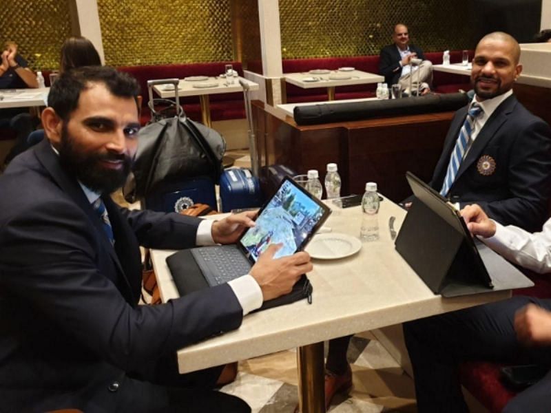 Shami playing with some of his teammate at the airport