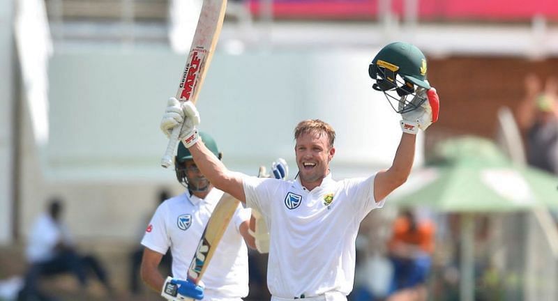 AB de Villiers is one of the few players to have scored 4 consecutive sixes in tests.