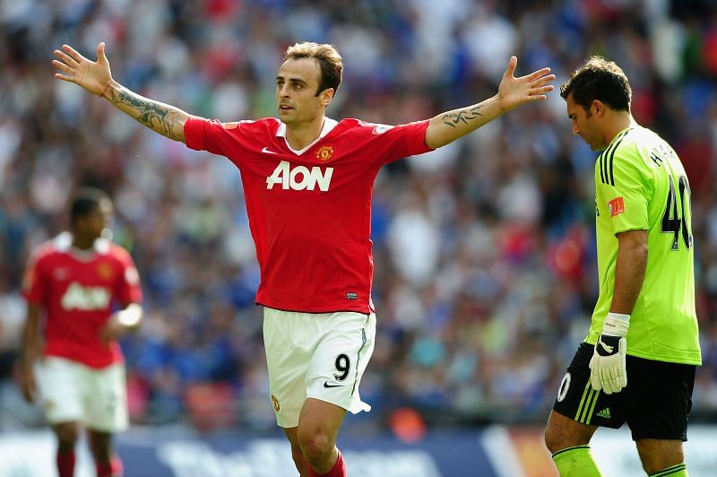 Berbatov (center) remains one of the most composed finishers in the game till date.