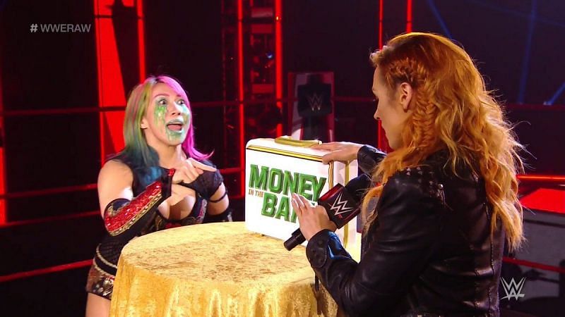 Becky Lynch announced that she was pregnant this week on RAW