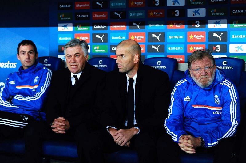 Ancelotti with his assistant Zidane in a game against Espanyol