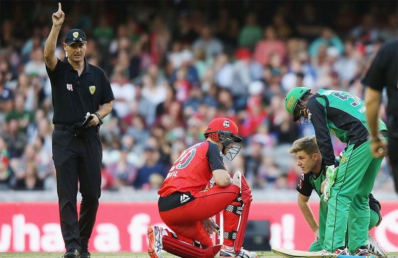 Peter Nevill checks on Adam Zampa