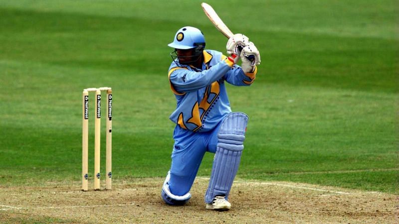 राहुल द्रविड़ ने सौरव गांगुली के साथ 318 रन जोड़े थे और यह वनडे क्रिकेट में 300 रनों की पहली साझेदारी थी