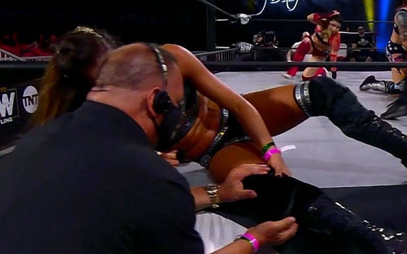 Britt Baker appeared to suffer a knee injury during AEW: Dynamite