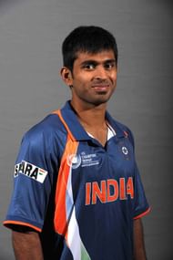 अभिषेक नायर के डेब्यू मुकाबले में युवराज सिंह खेल रहे थे