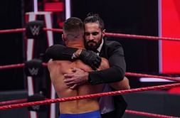 22 साल के WWE सुपरस्टार को किया सैथ रॉलिंस ने अपनी टीम में शामिल, लगाया गले