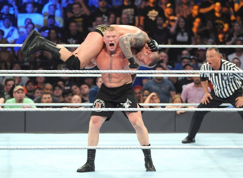 WWE सुपरस्टार्स जिन्होंने अपने विरोधियों को चोटिल कर दिया