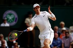 Andy Murray shows off forehand accuracy during practice