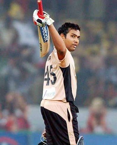आईपीएल 2008 के एक मैच के दौरान रोहित शर्मा