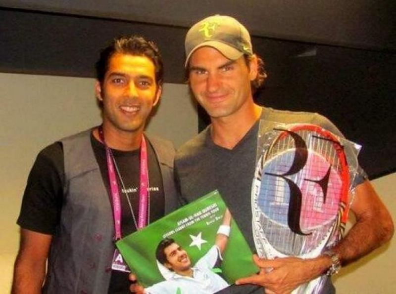 Aisam-ul-Haq Qureshi with Roger Federer