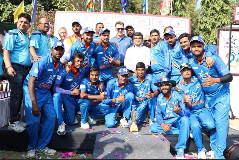 Indian Deaf cricket team with Brett Lee