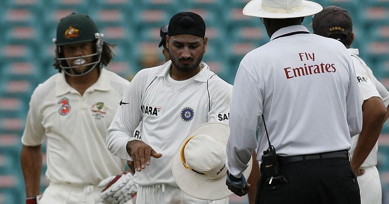 Andrew Symonds and Harbhajan Singh, Border-Gavaskar Trophy 2007-08 (Picture: Dailyhunt)