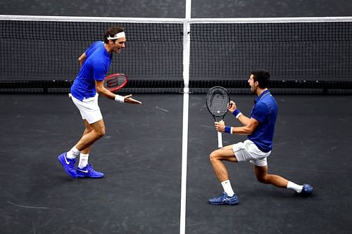 Roger Federer (L) and Novak Djokovic (R)