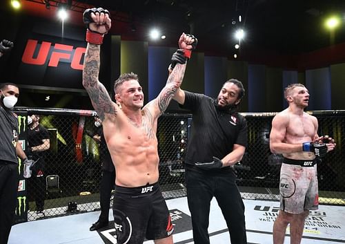 UFC Apex's smaller octagon produced another great fight, this time between Dustin Poirier and Dan Hooker.