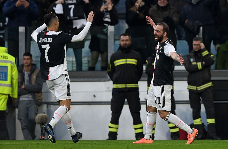 Cristiano Ronaldo and Gonzalo Higuain play together for Juventus