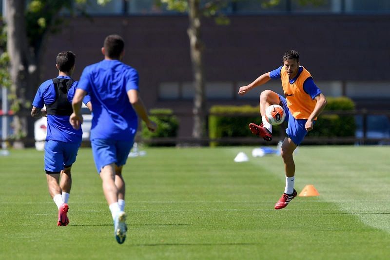 Azpilicueta during the training session at Chelsea