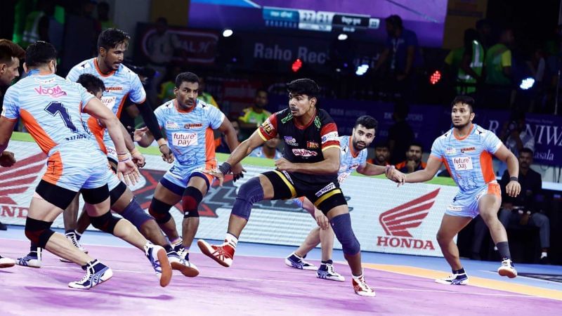 Pawan Kumar Sehrawat's 29 points helped the Bulls defeat Warriors in a one-point thrilling encounter