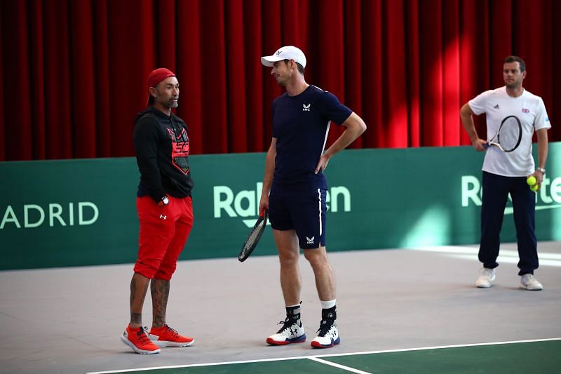 Marcelo Rios chats with Andy Murray during training at Davis Cup 2019