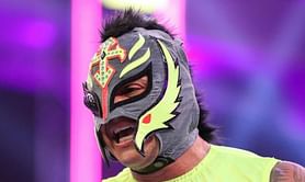 Bayley makes fun of Rey Mysterio after his loss at WWE Extreme Rules 2020