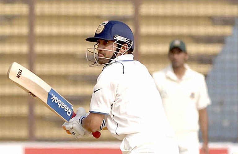 लगातार पांचवें टेस्ट में शतक और भारतीय रिकॉर्ड, बांग्लादेश के खिलाफ चटगांव में ही पहला शतक (2004)और आखिरी शतक बनाया