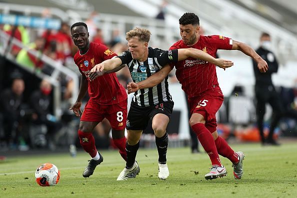 Oxlade-Chamberlain in action against Newcastle