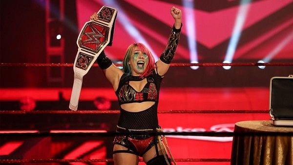 Asuka as the RAW Women&#039;s Champion