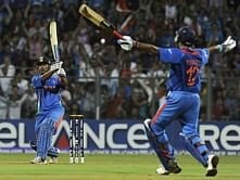 5 memorable Indian cricket team moments involving MS Dhoni