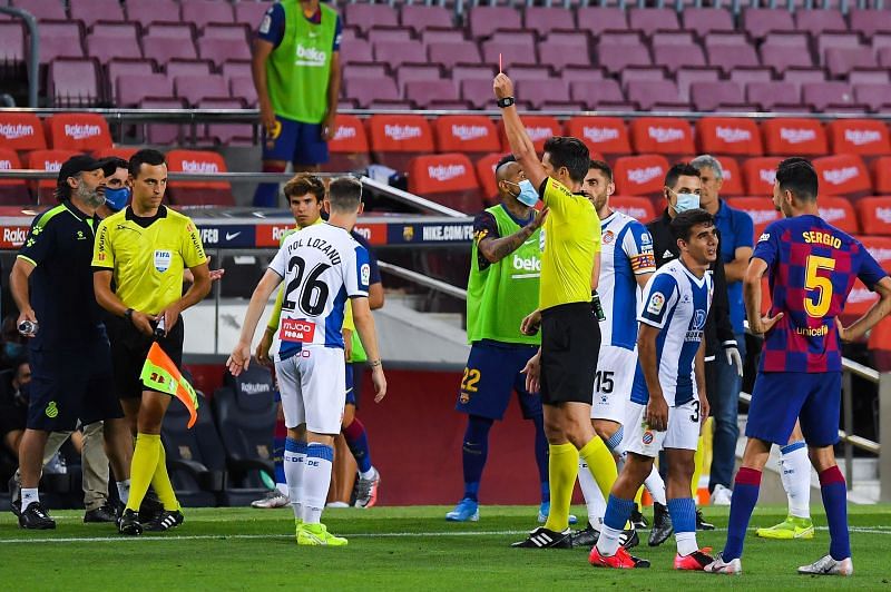 There were two red cards in three minutes in the Barcelona-Espanyol fixture