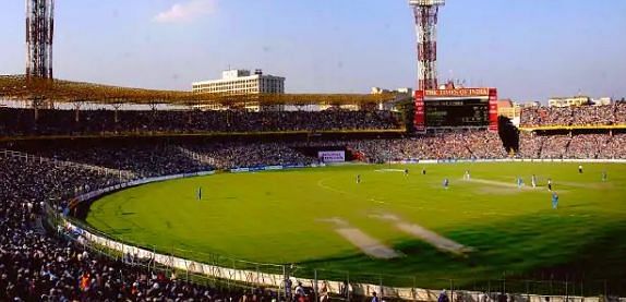 ईडन गार्डंस भी वर्ल्ड क्रिकेट के बड़े क्रिकेट स्टेडियम में गिना जाता है।