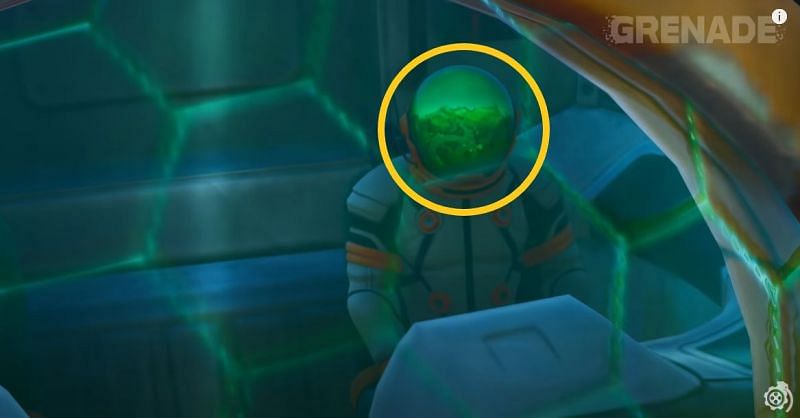 A reflection of the Fortnite map can be seen on the helmet (Image Credits: PlayStation Grenade)