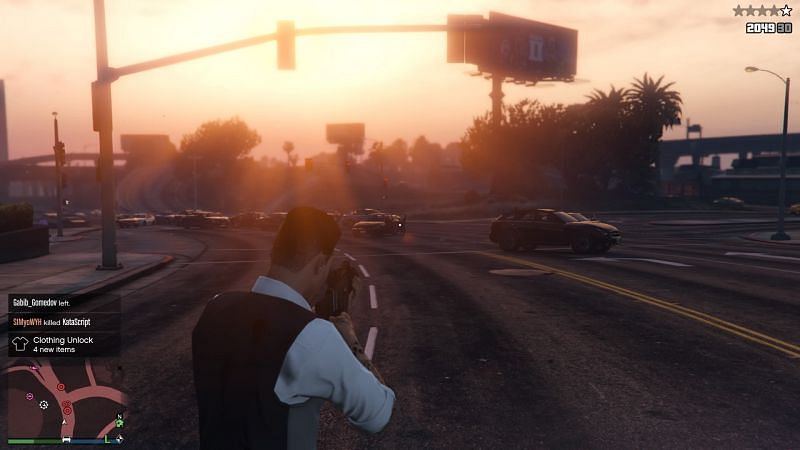 You can roll while aiming in GTA V and GTA: Online