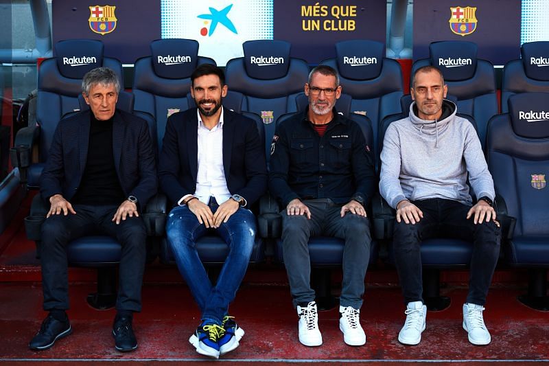 The relationship between Barcelona players and the coaching staff is said to be fragile