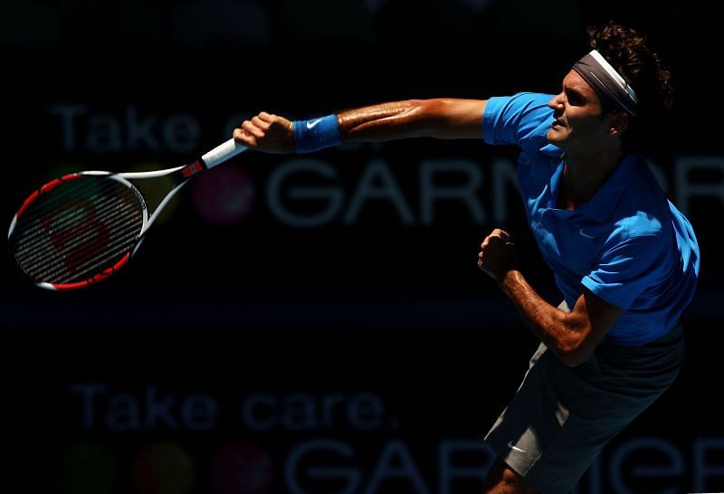 Roger Federer serves to Janko Tipsarevic at Australian Open 2008