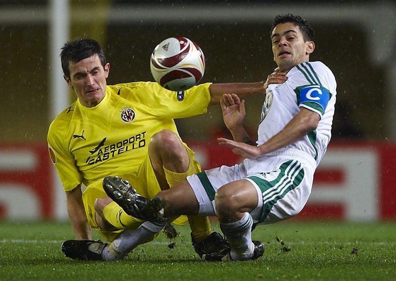 Joseba Llorente in action for Villarreal