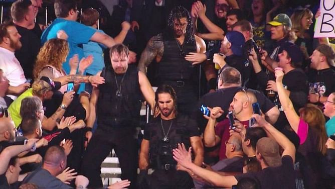 WWE की 5 सबसे मजेदार और मजाकिया एंट्रेंस