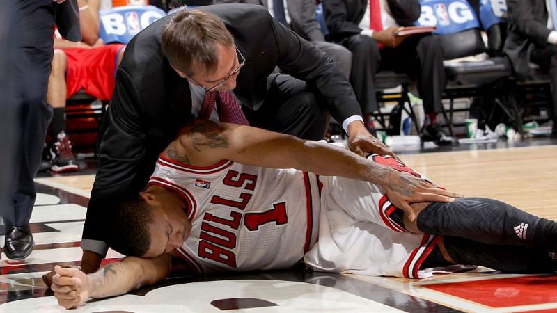 Many NBA fans still blame Tom Thibodeau for Derrick Rose&#039;s ACL injury