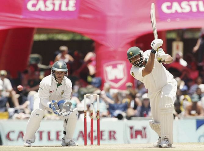 Aakash Chopra recalls when Inzamam gifted t-shirts to Indian cricket team