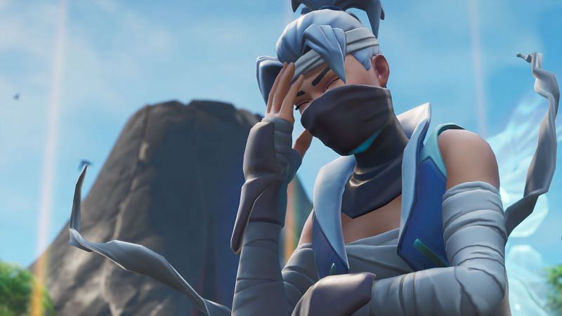 Fortnite players facing bug or glitch issues in the game. (Image Credit: Dot Esports)