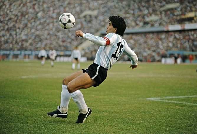 The Evolution of the Enganche: How the classic number 10 has changed over time in football