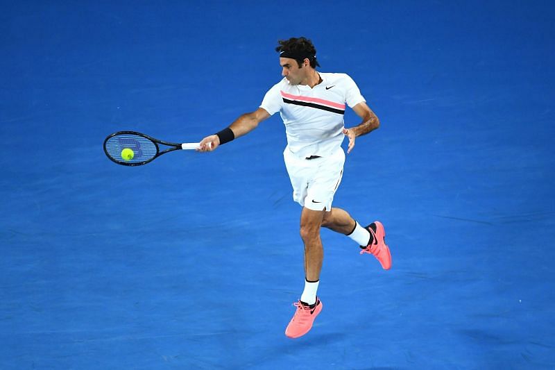Roger Federer on his way to hit a winner