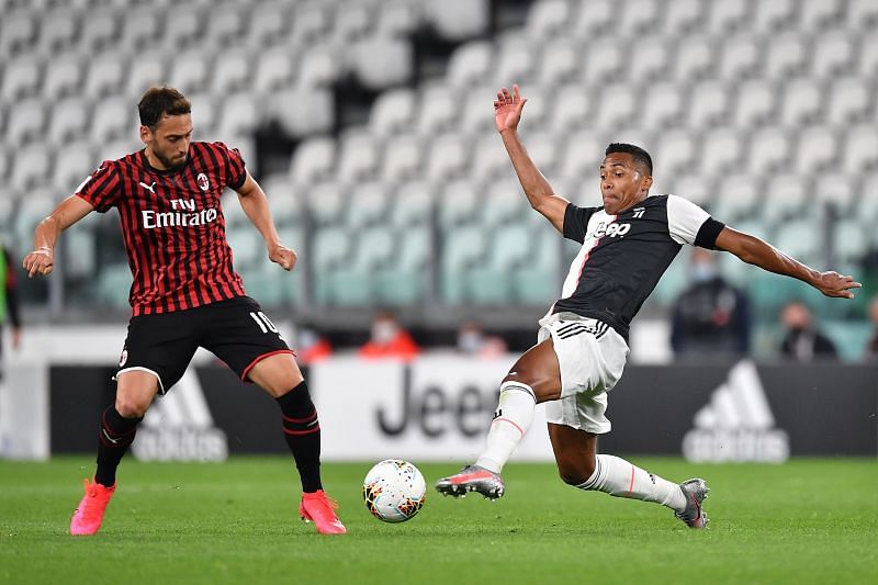 Juventus&#039; Alex Sandro (R) put in a disappointing performance against AC Milan